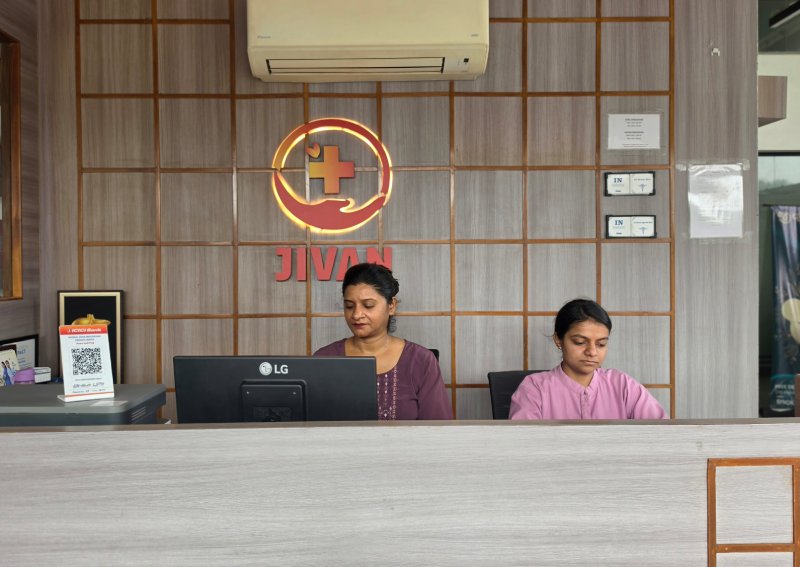 jivan-hospital-reception